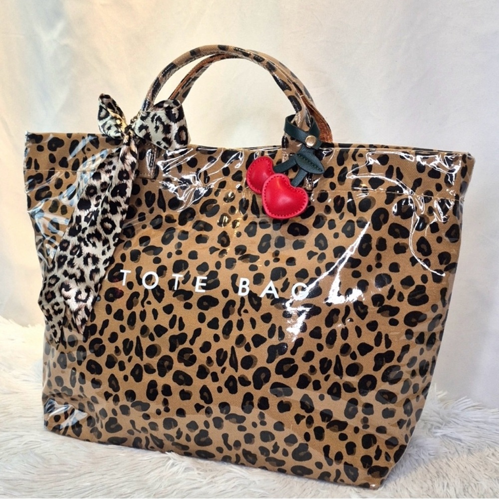 Leopard Print Tote Bag with a Beautiful Accent - Picture 6 of 11